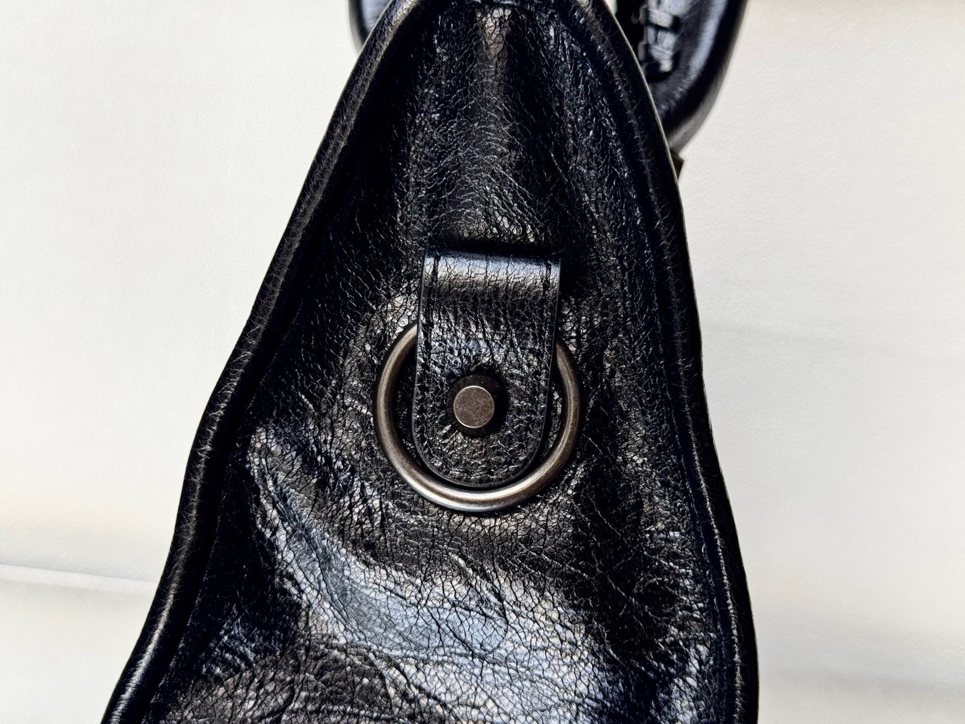 MINI 24 LE CITY BAG IN BLACK LEATHER