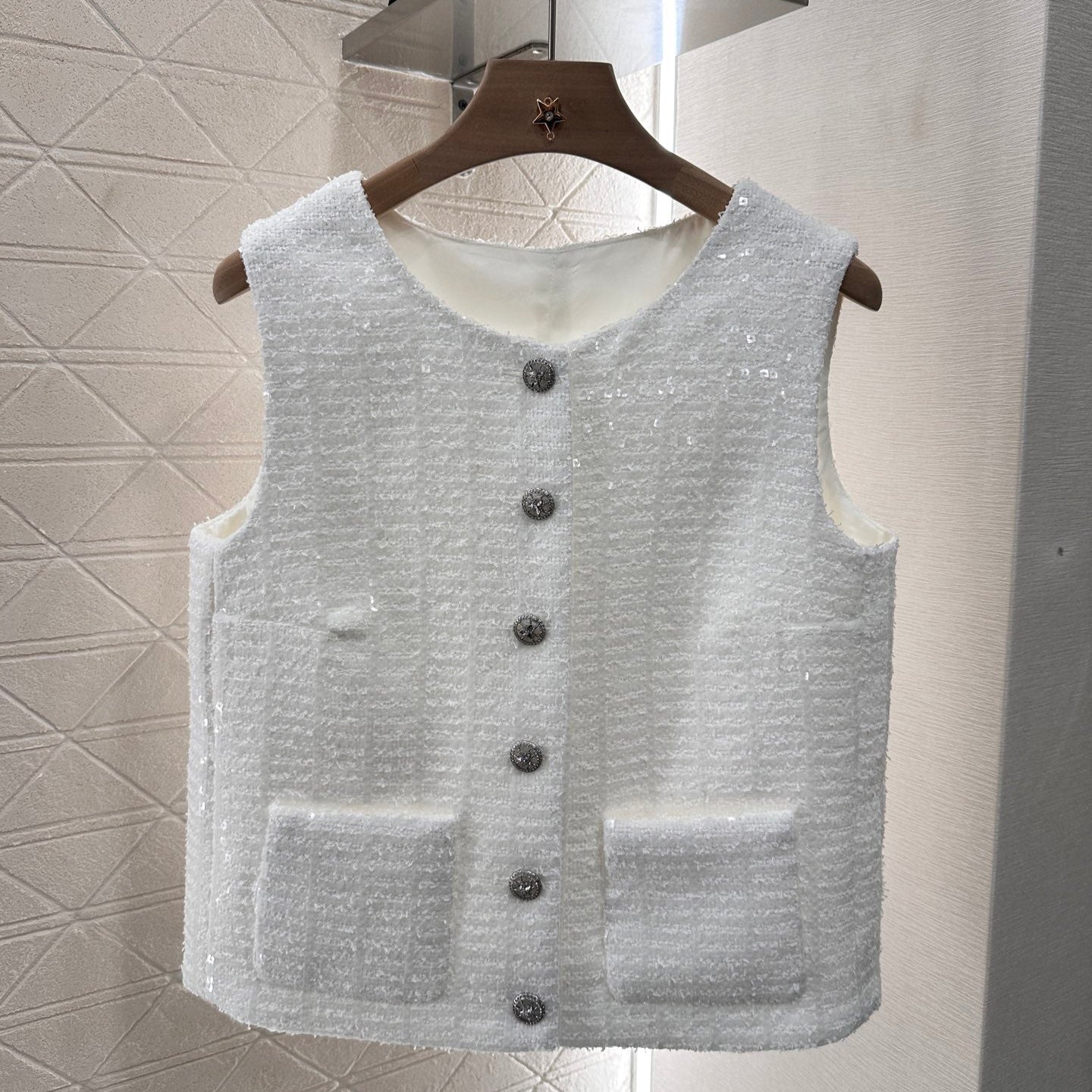 CC READY-TO-WEAR – WHITE TWEED VEST