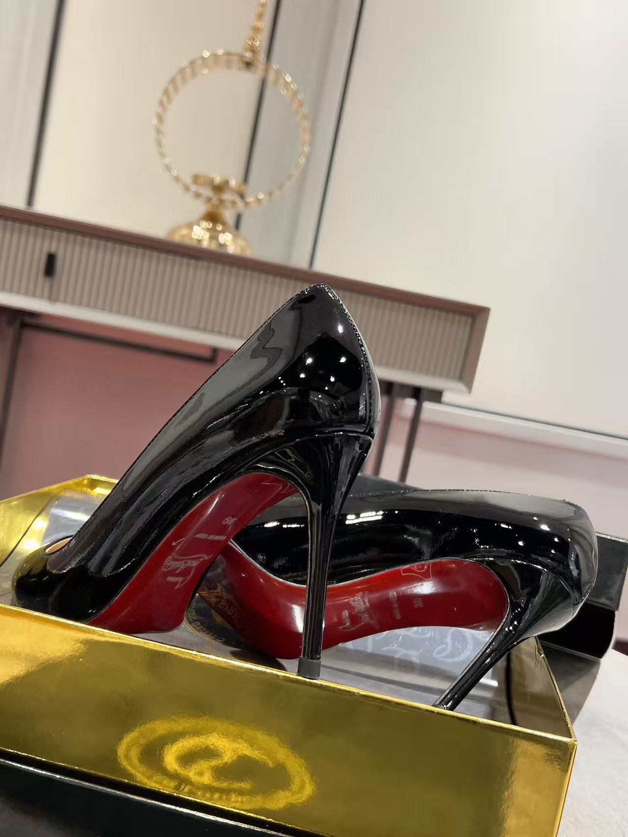 KATE PUMPS BLACK PATENT CALFSKIN