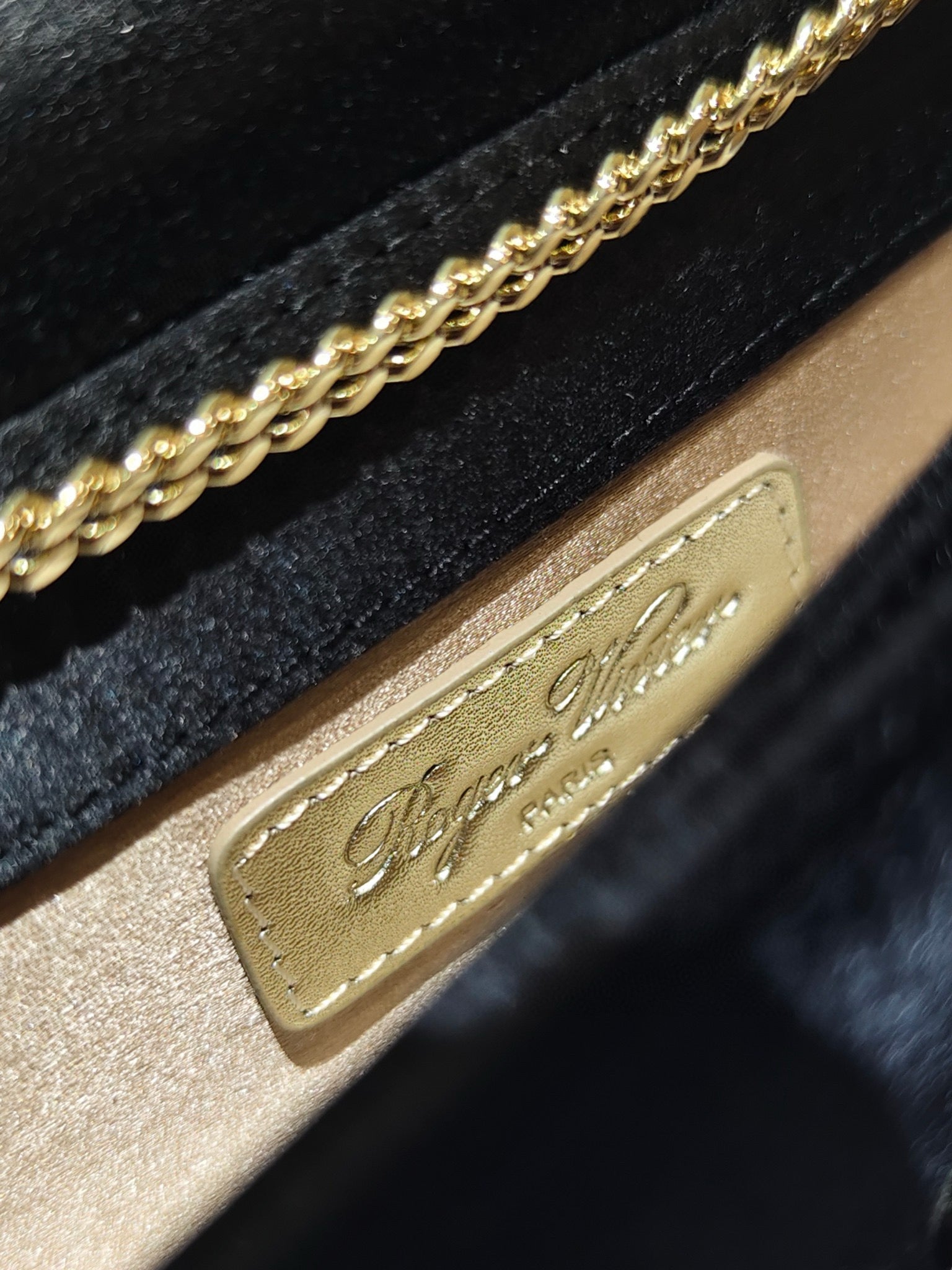 EFFLORESCENCE CLUTCH 24 IN BLACK VELVET