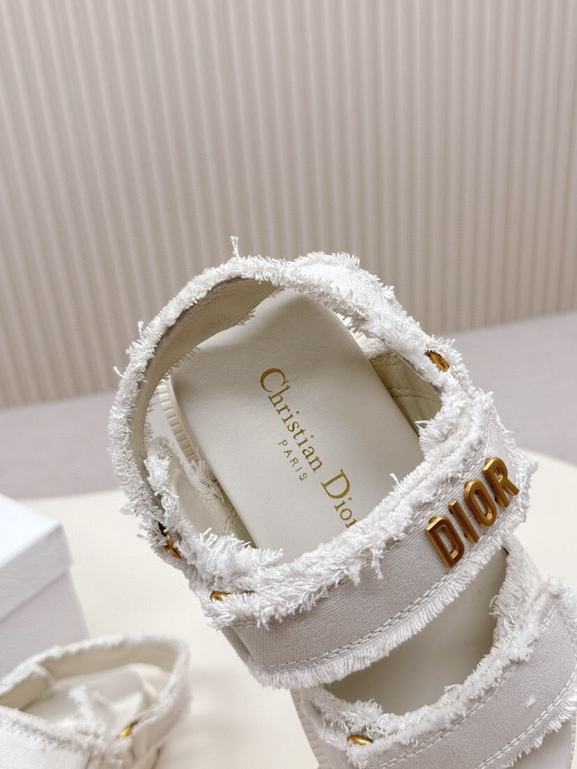 D-SANDAL IN WHITE CANVAS GOLD HARDWARE