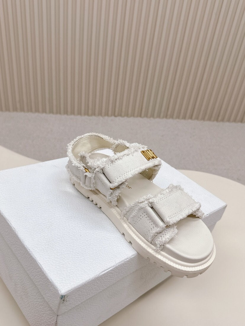 D-SANDAL IN WHITE CANVAS GOLD HARDWARE