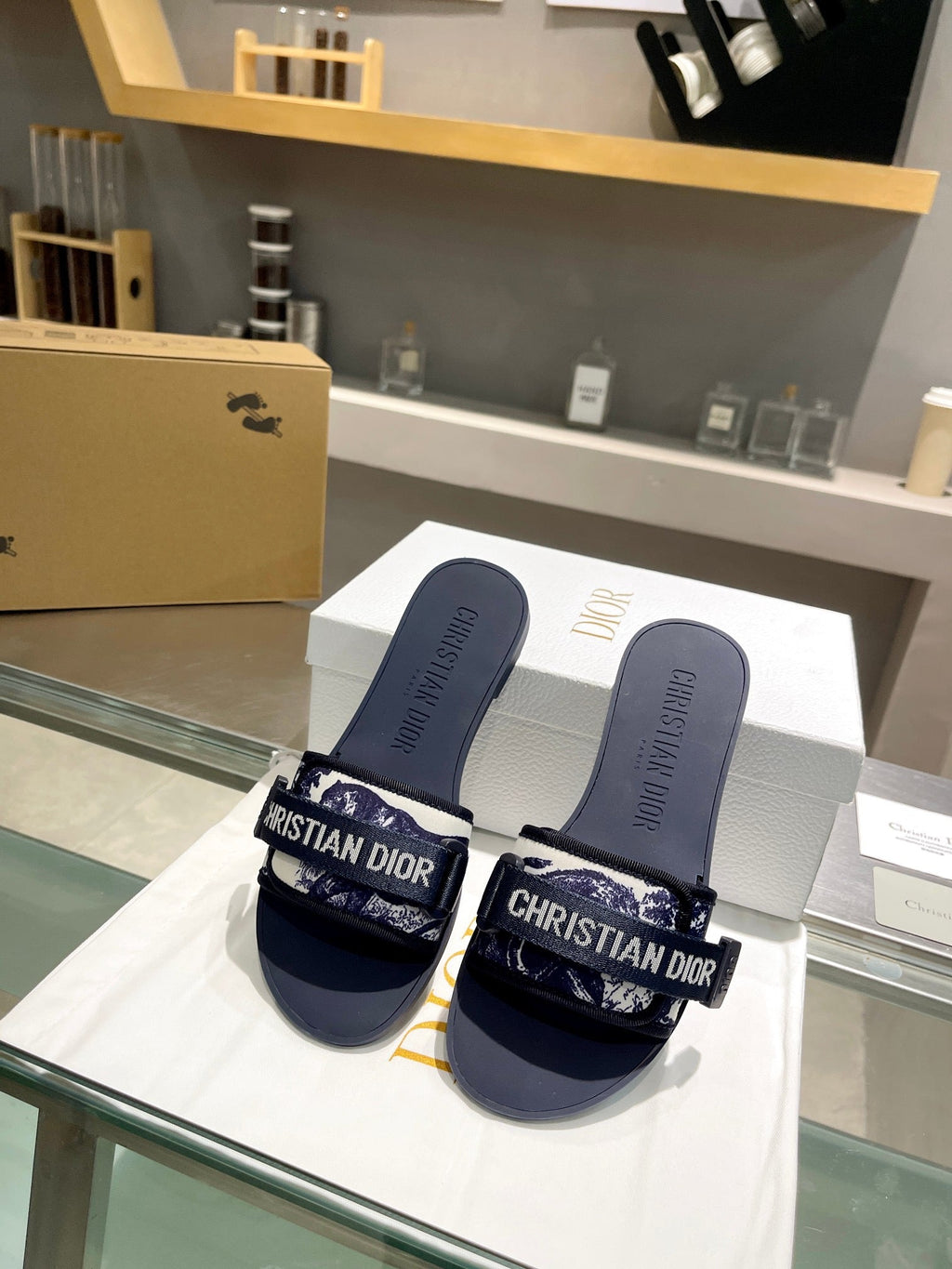 DWAY SLIDES IN NAVY BLUE WHITE CANVAS