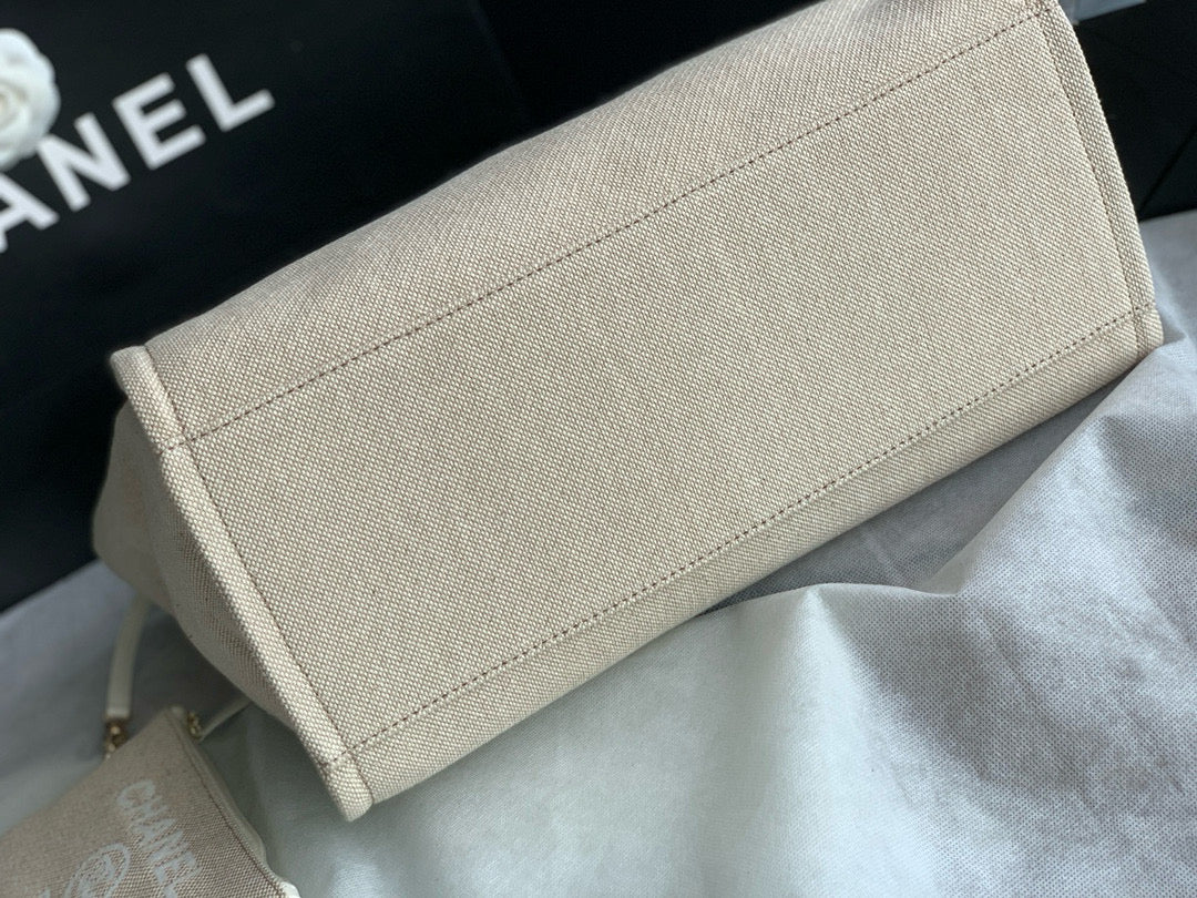 SHOPPING BAG 38 IN BEIGE AND WHITE CANVAS
