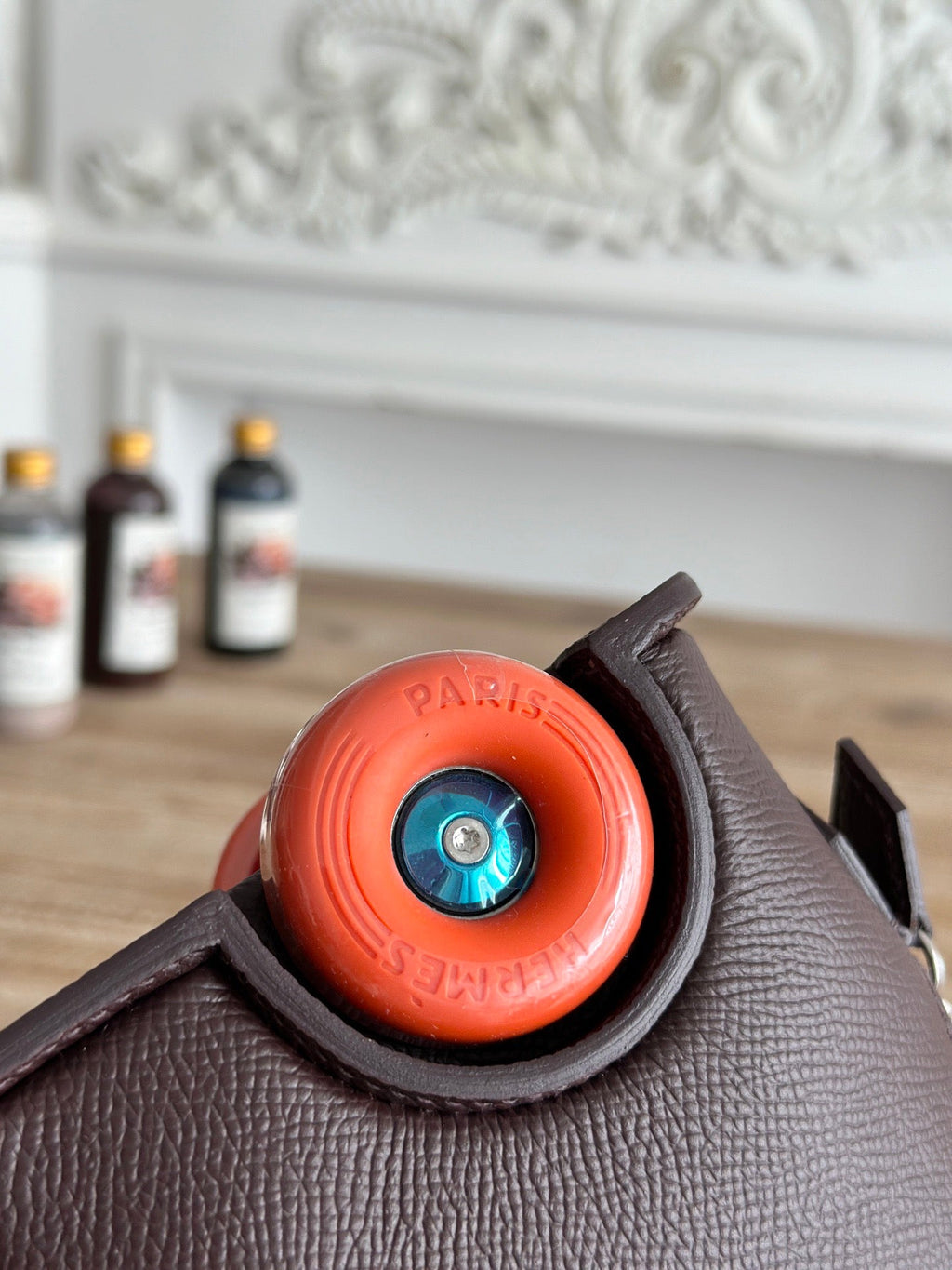 MINI BODIE ON WHEELS 20 IN DARK BROWN EPSOM LEATHER