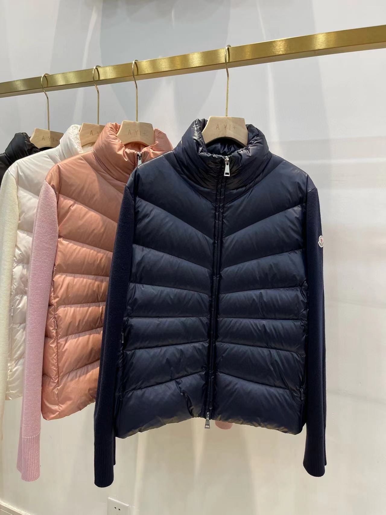 GHANY PUFFER JACKET IN BLACK NYLON AND WOOL