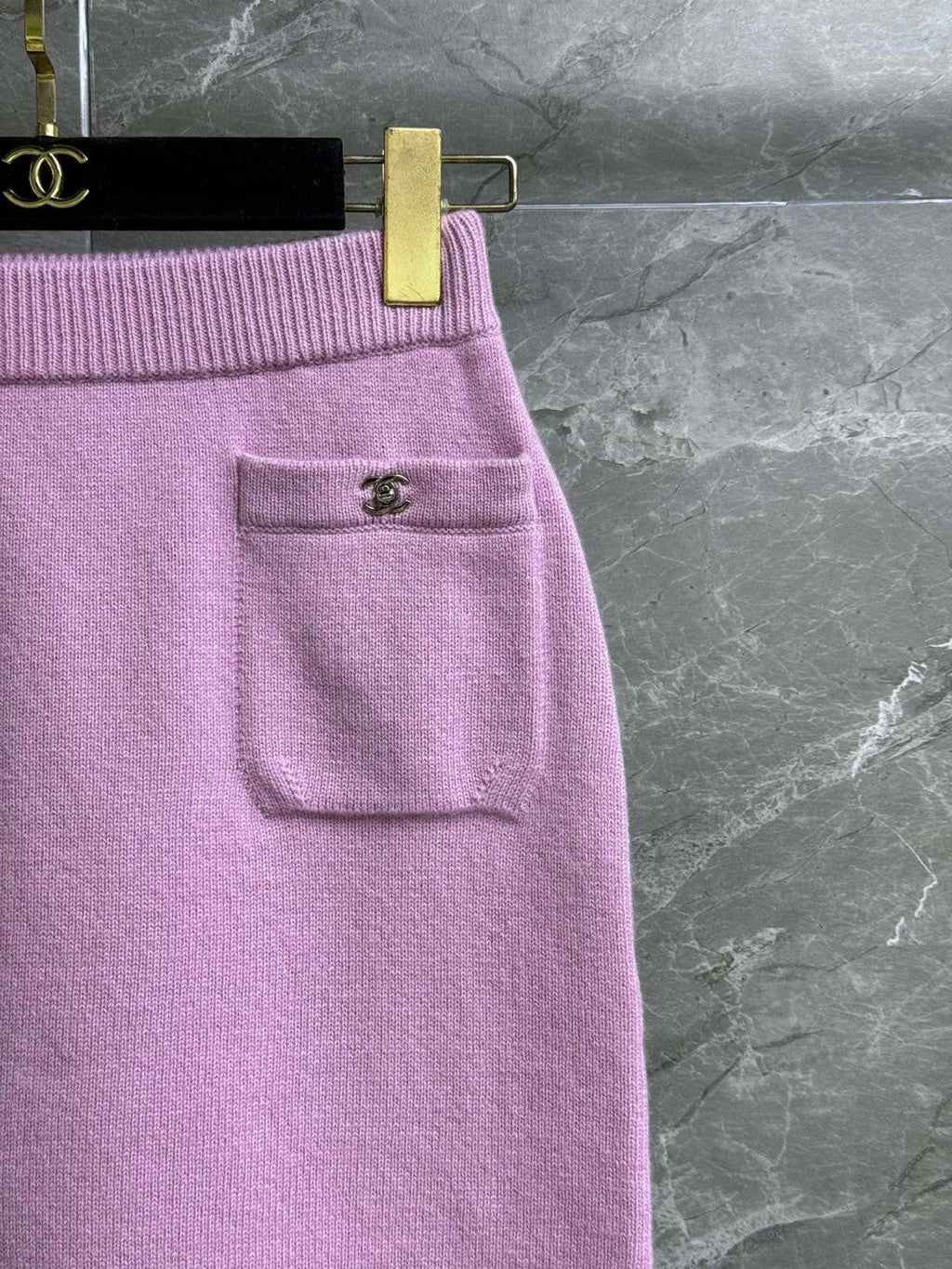 CC ICONIC SKIRT IN PINK WOOL KNIT WITH FRONT POCKETS
