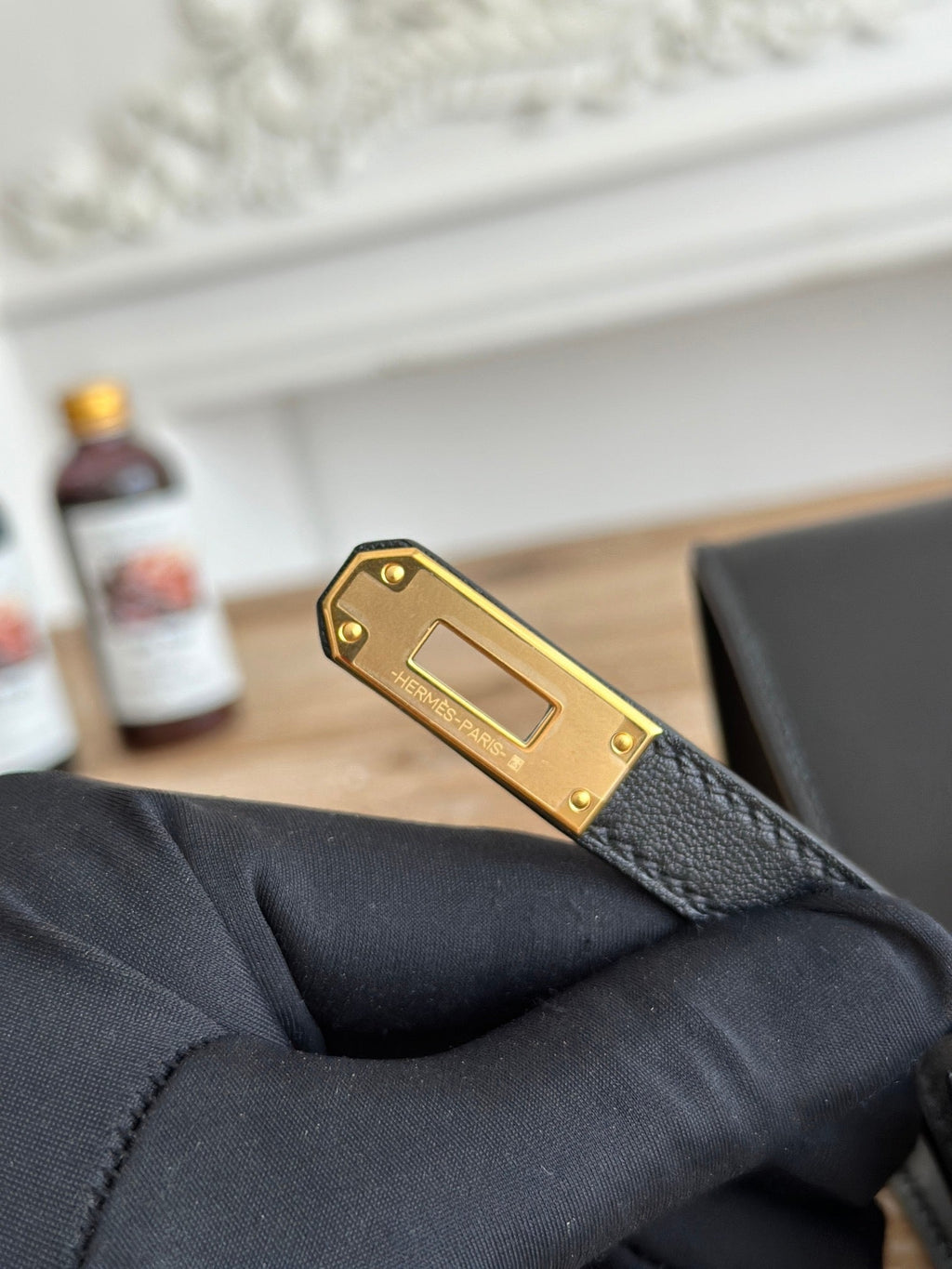 HM KELLY POCHETTE 22 IN BLACK CALFSKIN GOLD HARDWARE