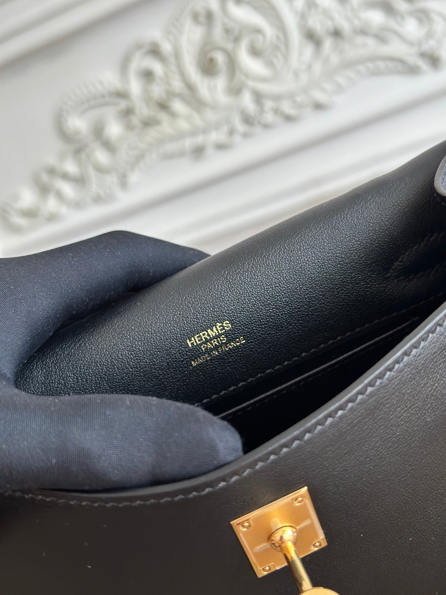 HM KELLY POCHETTE 22 IN BLACK CALFSKIN GOLD HARDWARE