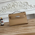 HM KELLY POCHETTE 22 IN TAWNY BROWN CALFSKIN SILVER HARDWARE