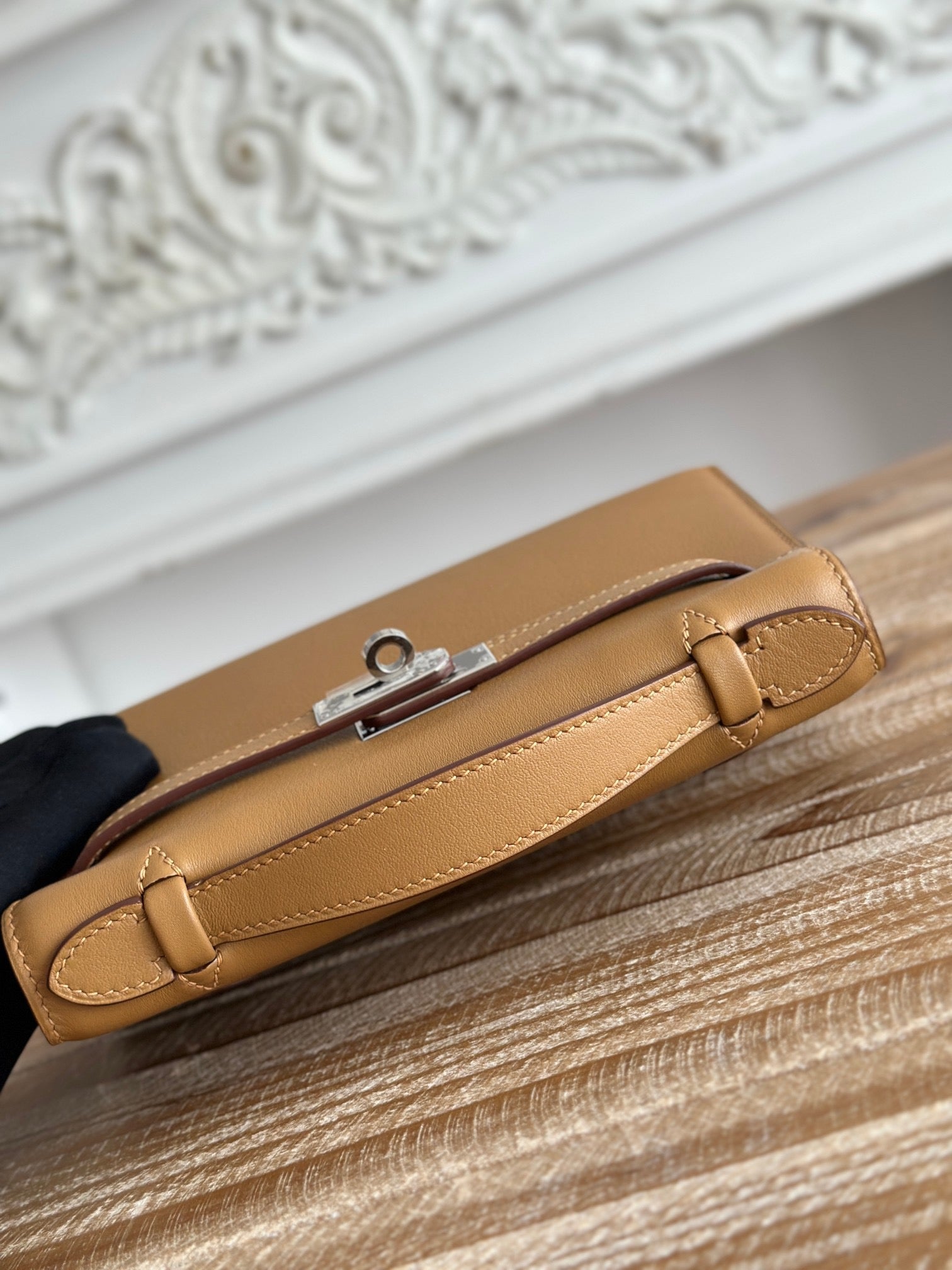 HM KELLY POCHETTE 22 IN CARAMEL BROWN CALFSKIN SILVER HARDWARE