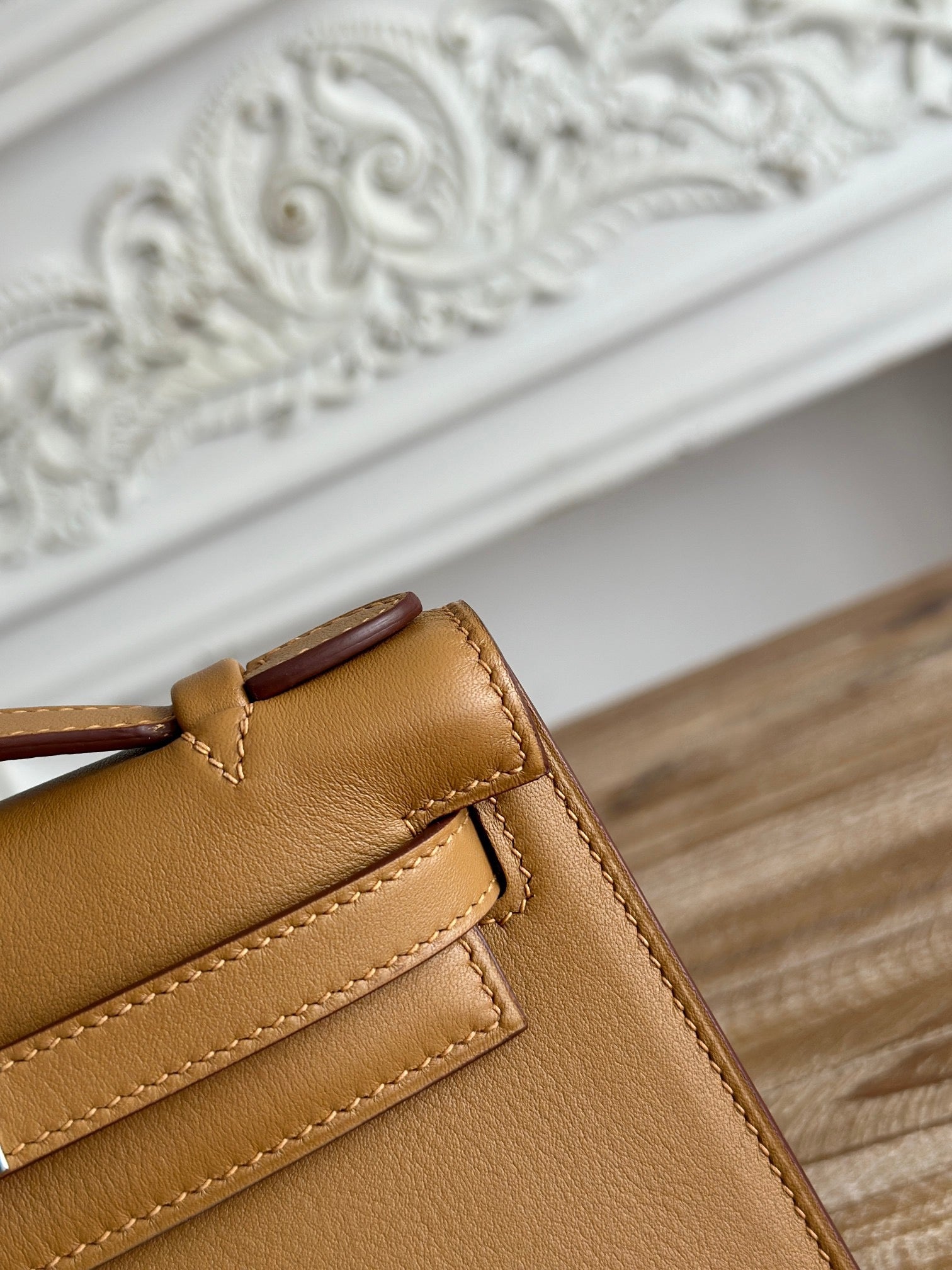 HM KELLY POCHETTE 22 IN CARAMEL BROWN CALFSKIN SILVER HARDWARE