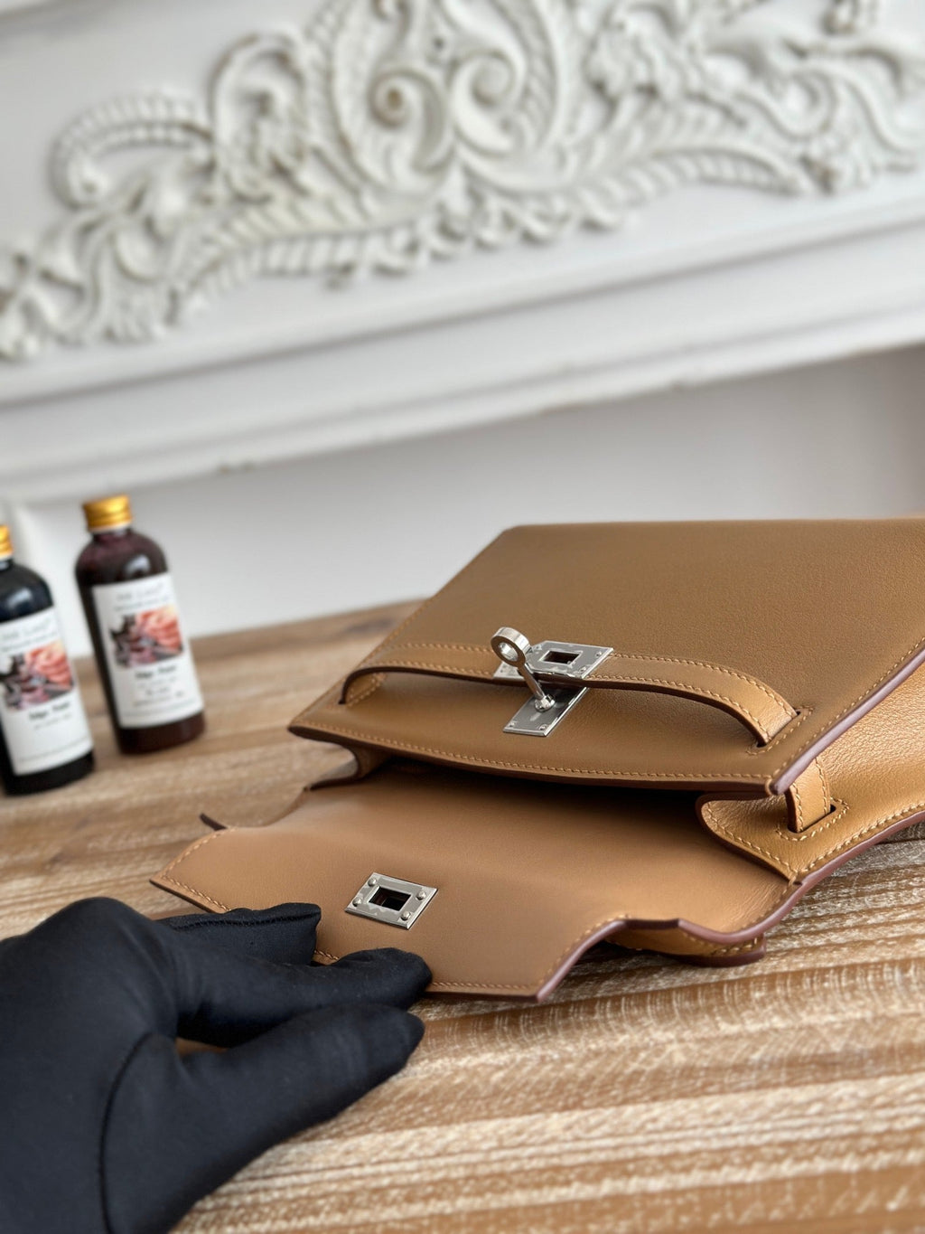 HM KELLY POCHETTE 22 IN CARAMEL BROWN CALFSKIN SILVER HARDWARE