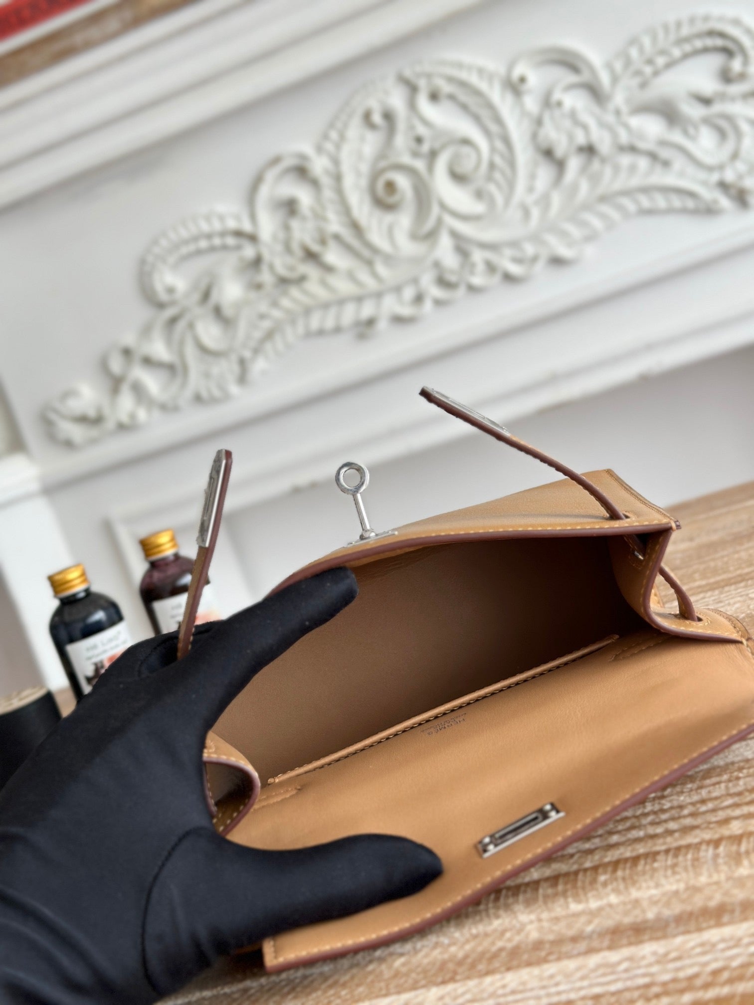 HM KELLY POCHETTE 22 IN CARAMEL BROWN CALFSKIN SILVER HARDWARE