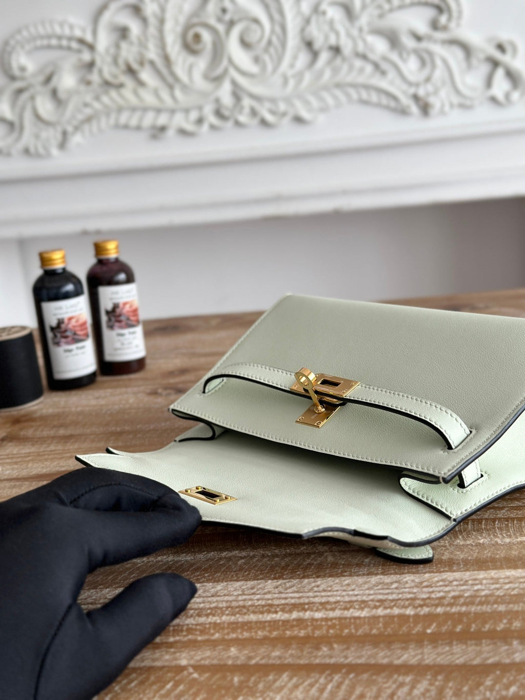 HM KELLY POCHETTE 22 IN LIGHT GREEN CALFSKIN GOLD HARDWARE