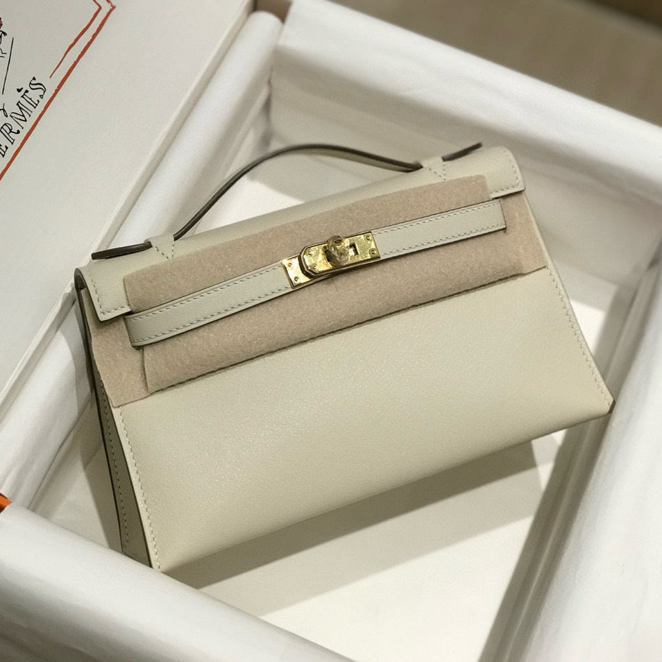 HM KELLY POCHETTE 22 IN BEIGE CALFSKIN GOLD HARDWARE