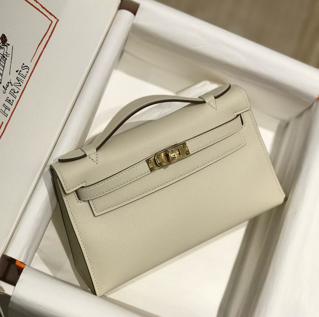 HM KELLY POCHETTE 22 IN BEIGE CALFSKIN GOLD HARDWARE