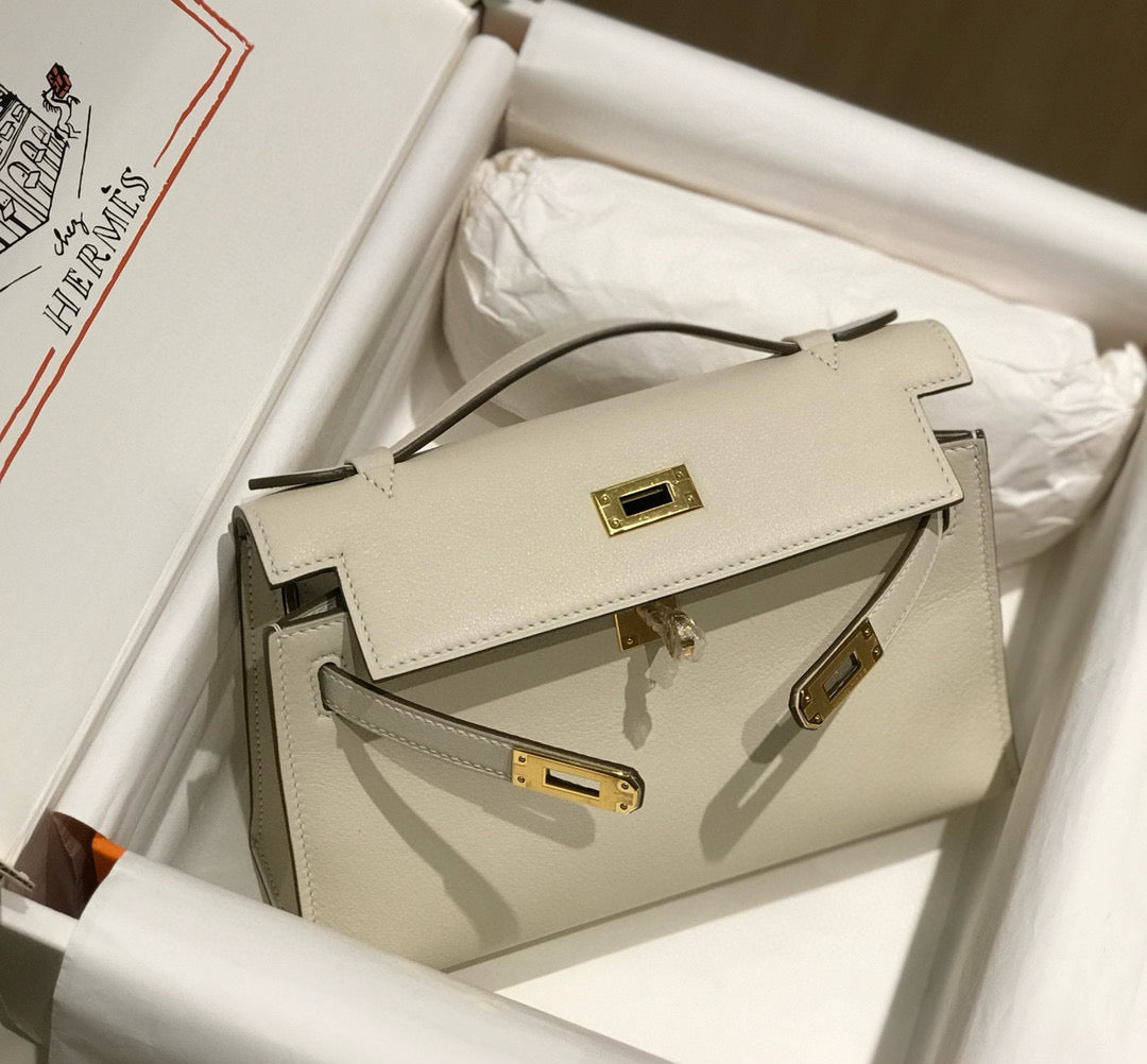 HM KELLY POCHETTE 22 IN BEIGE CALFSKIN GOLD HARDWARE