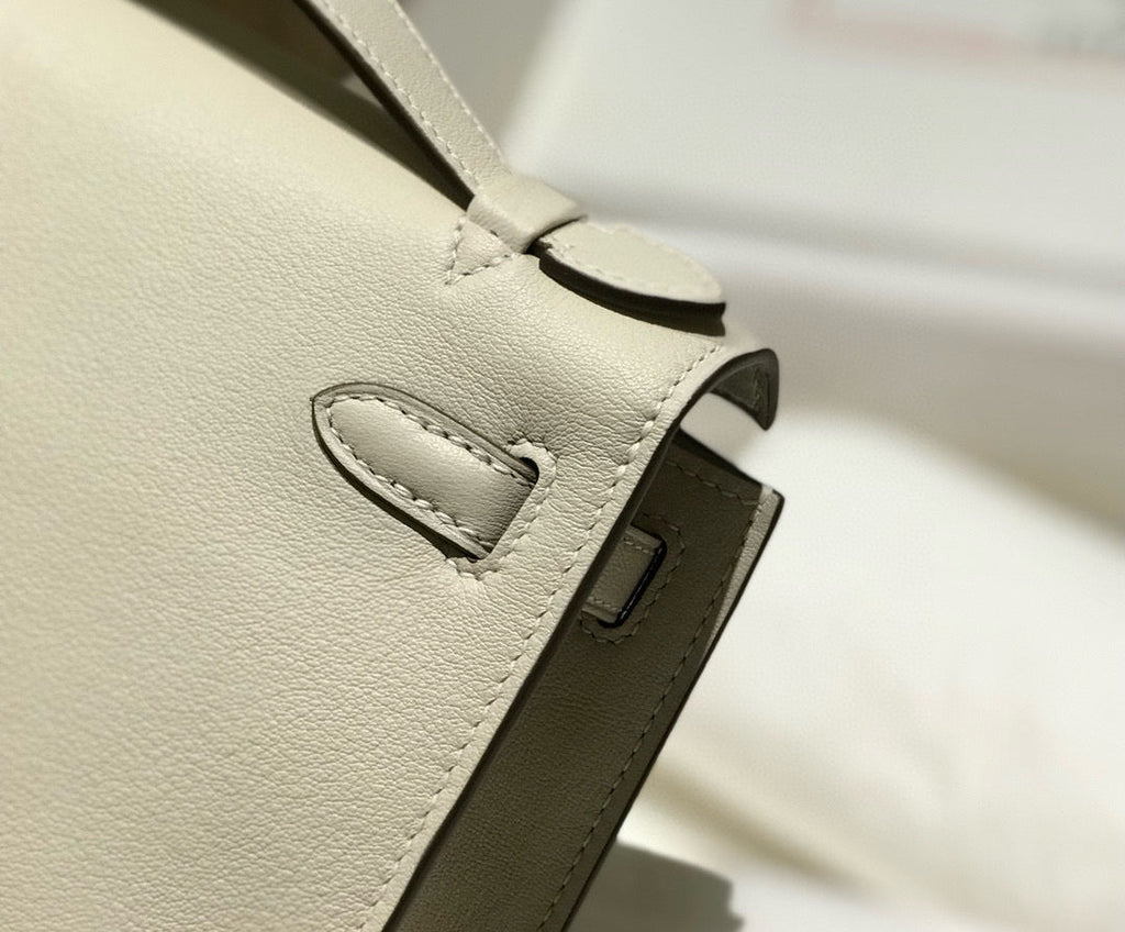 HM KELLY POCHETTE 22 IN BEIGE CALFSKIN GOLD HARDWARE