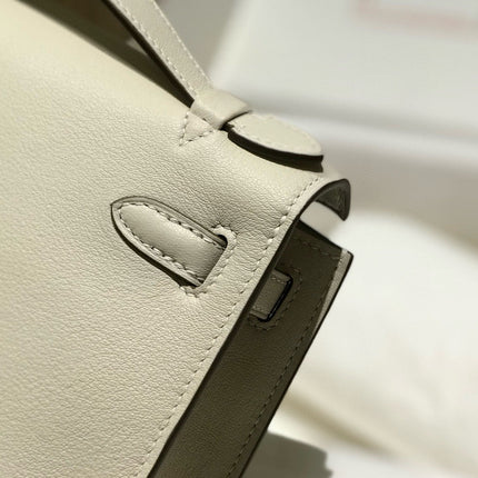 HM KELLY POCHETTE 22 IN BEIGE CALFSKIN GOLD HARDWARE