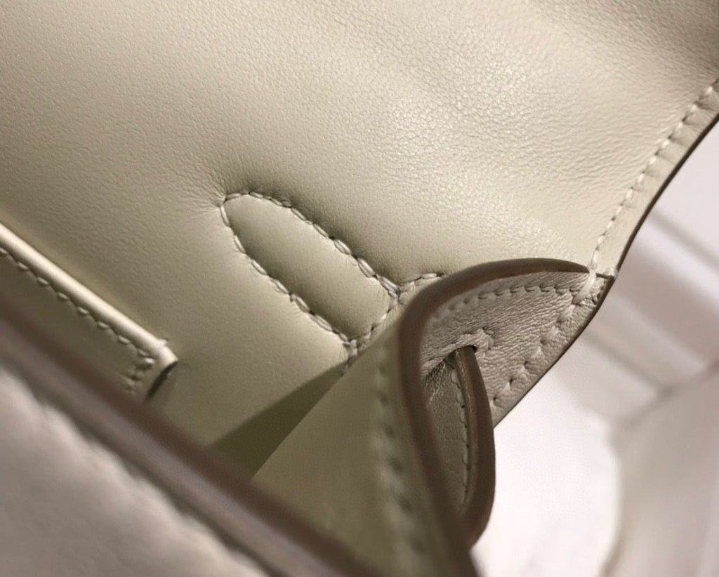 HM KELLY POCHETTE 22 IN BEIGE CALFSKIN GOLD HARDWARE