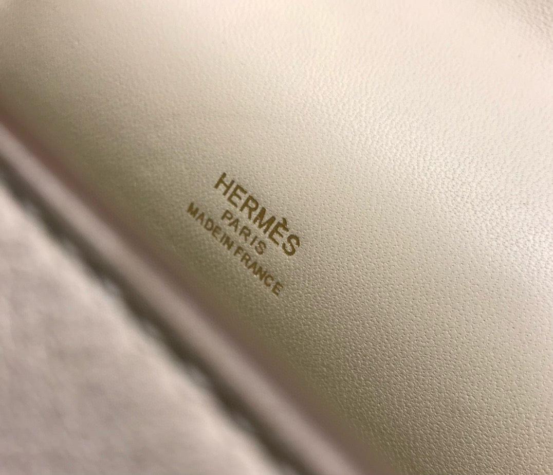 HM KELLY POCHETTE 22 IN BEIGE CALFSKIN GOLD HARDWARE