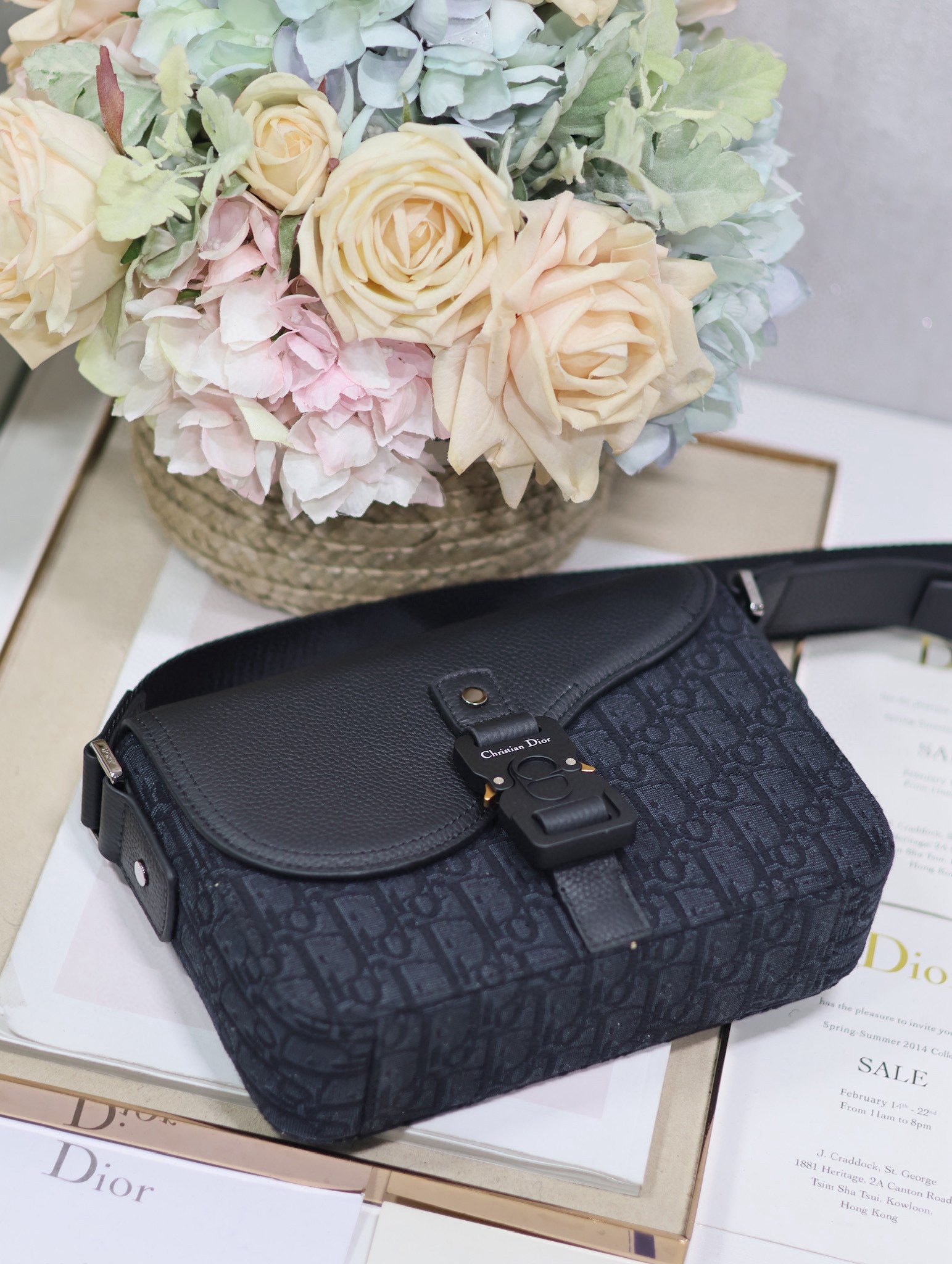 MEDIUM SADDLE MESSENGER BAG IN BLACK OBLIQUE JACQUARD AND BLACK GRAINED CALFSKIN