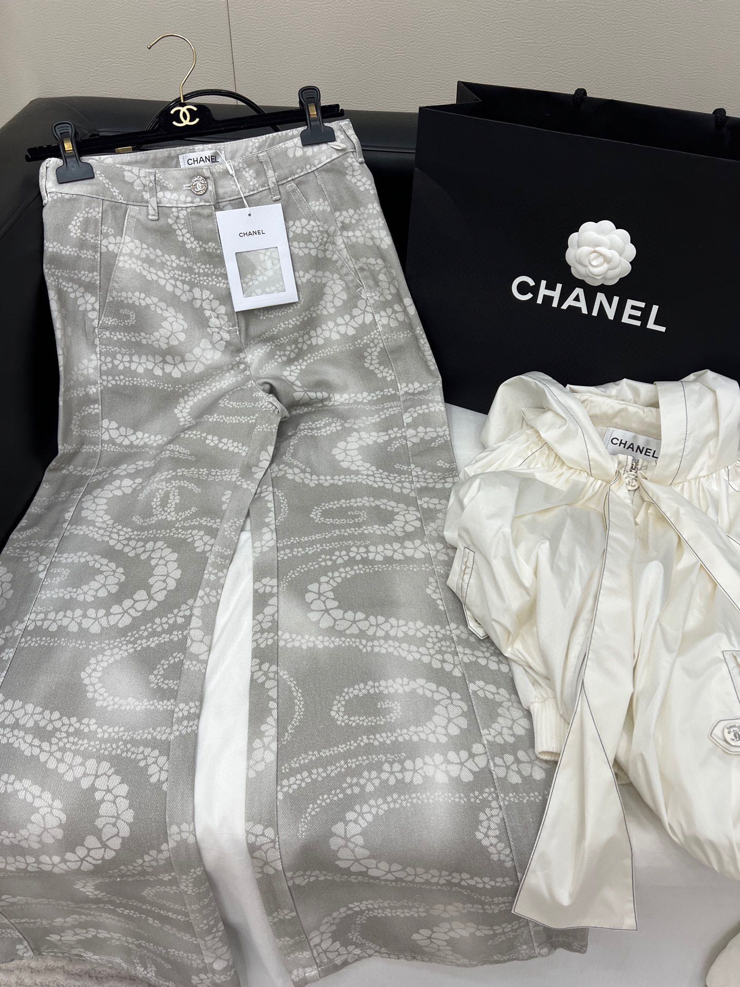 CC WIDE LEG PANTS IN GREY FLORAL SILK