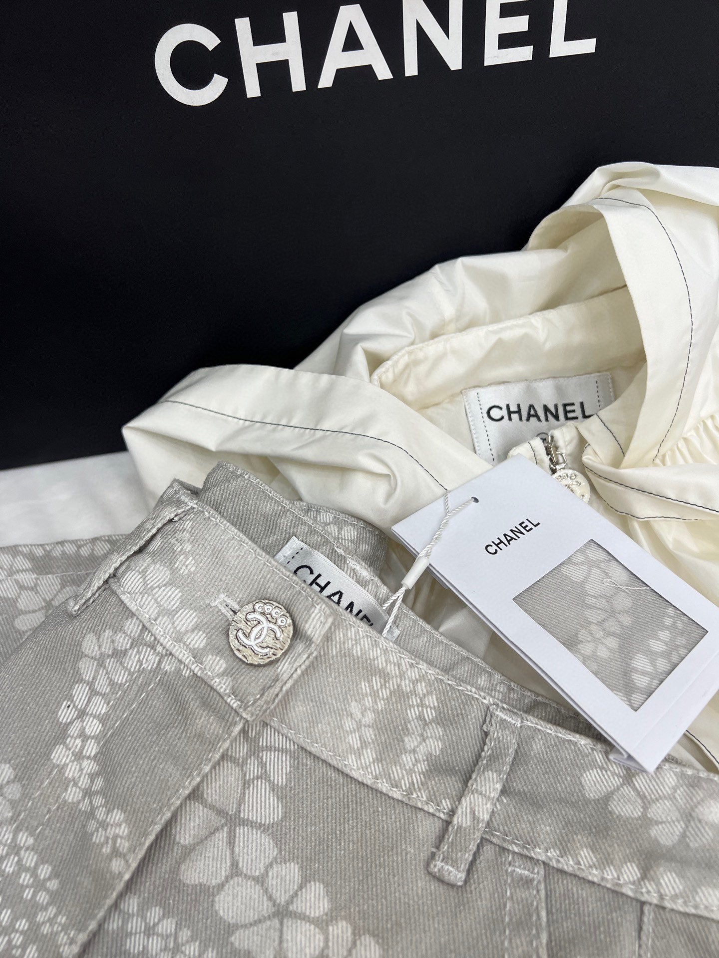 CC WIDE LEG PANTS IN GREY FLORAL SILK