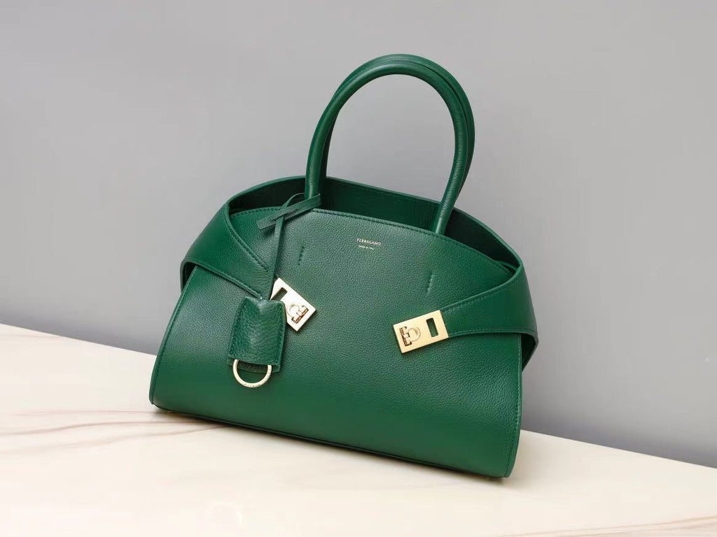 FERR STUDIO BAG 22 IN GREEN CALFSKIN GOLD-TONE HARDWARE
