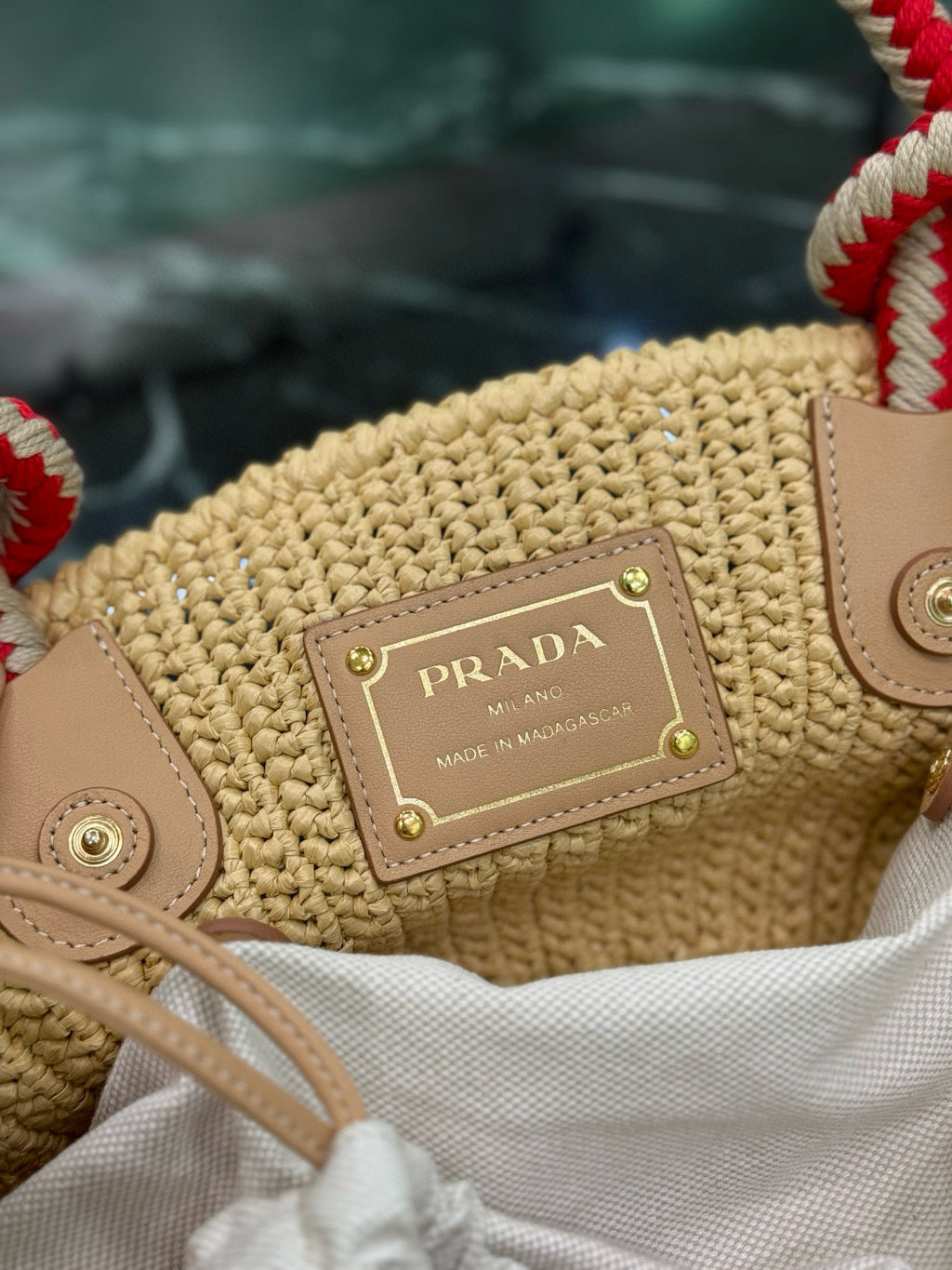 PRA HANDBAG 26 IN BEIGE RAFFIA AND RED WOVEN HANDLES