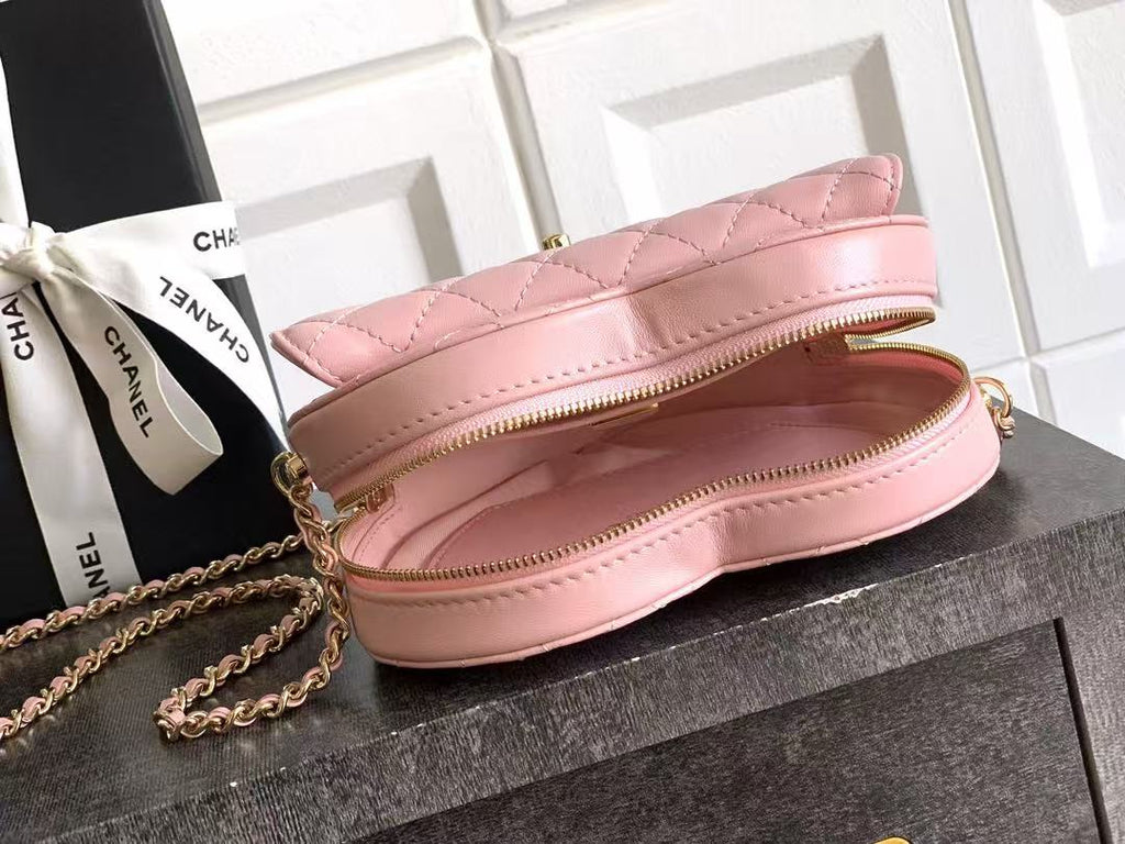 CC HEART QUILTED SHOULDER BAG 19 IN PINK CALFSKIN TP2