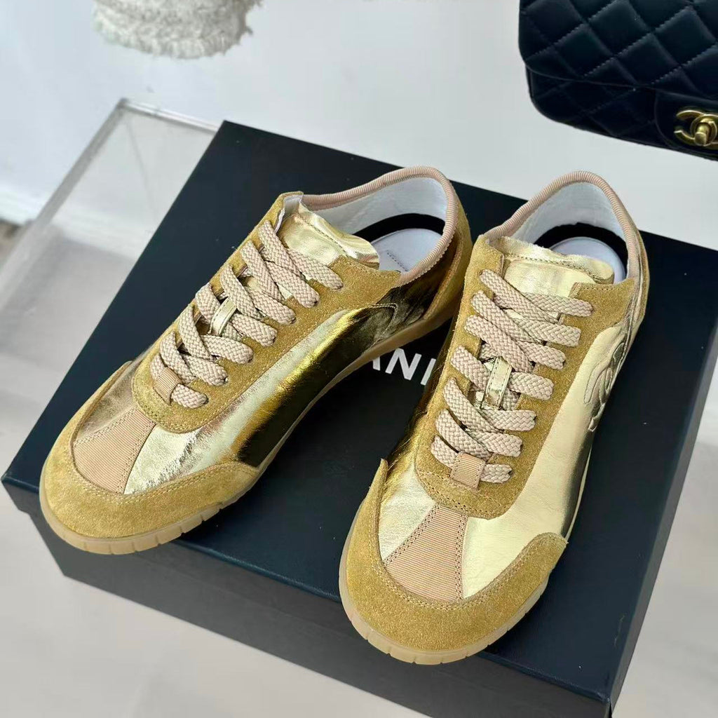 CC SNEAKER TRAINER IN GOLD-TONE CALFSKIN AND SUEDE