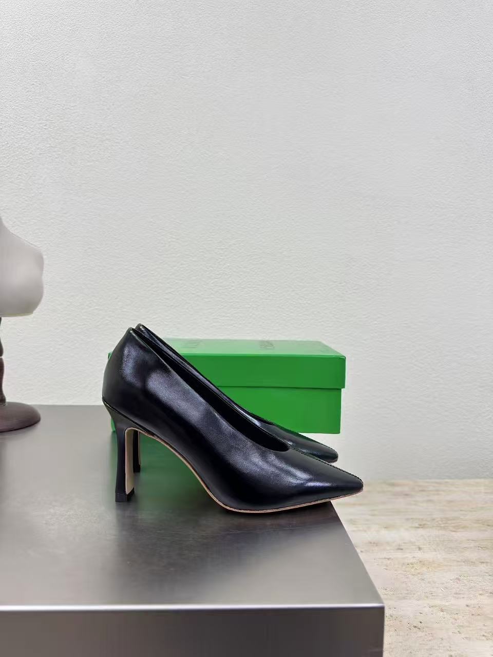 HIGH PUMP IN BLACK SHINY CALFSKIN