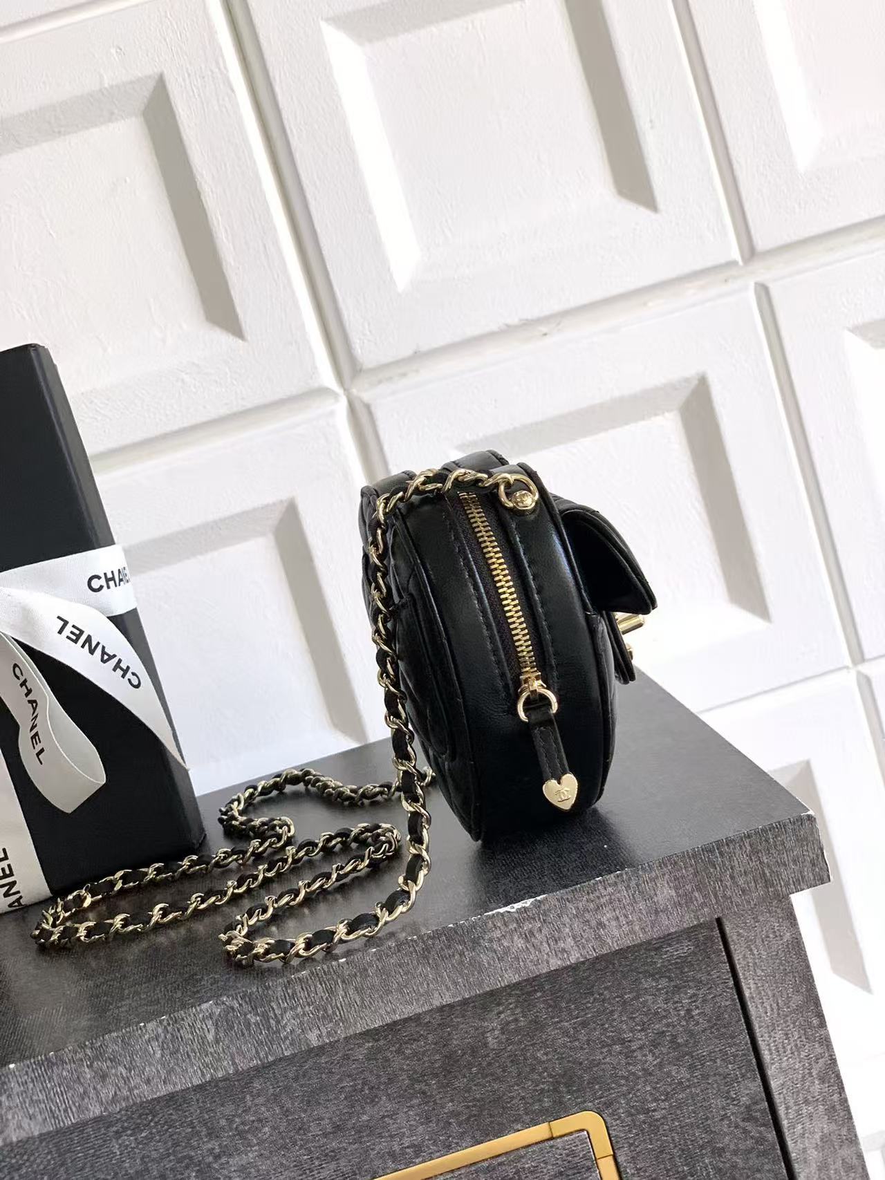 CC HEART QUILTED SHOULDER BAG 13 IN BLACK CALFSKIN TP3