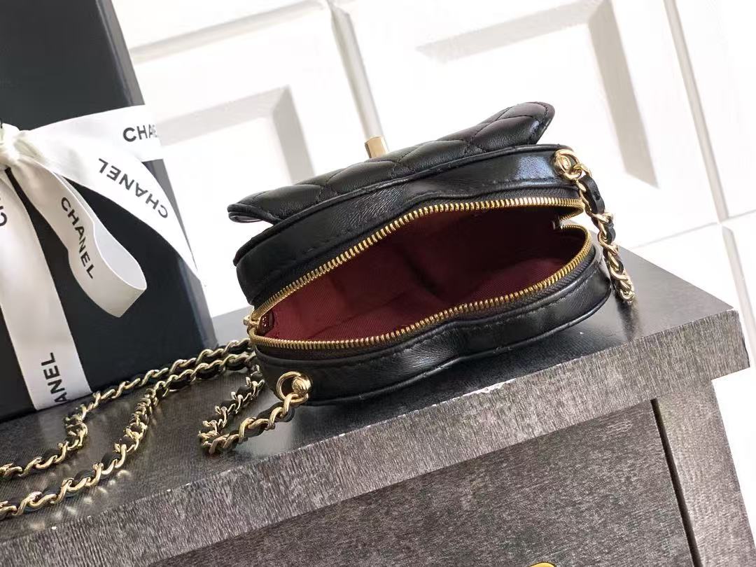 CC HEART QUILTED SHOULDER BAG 13 IN BLACK CALFSKIN TP3