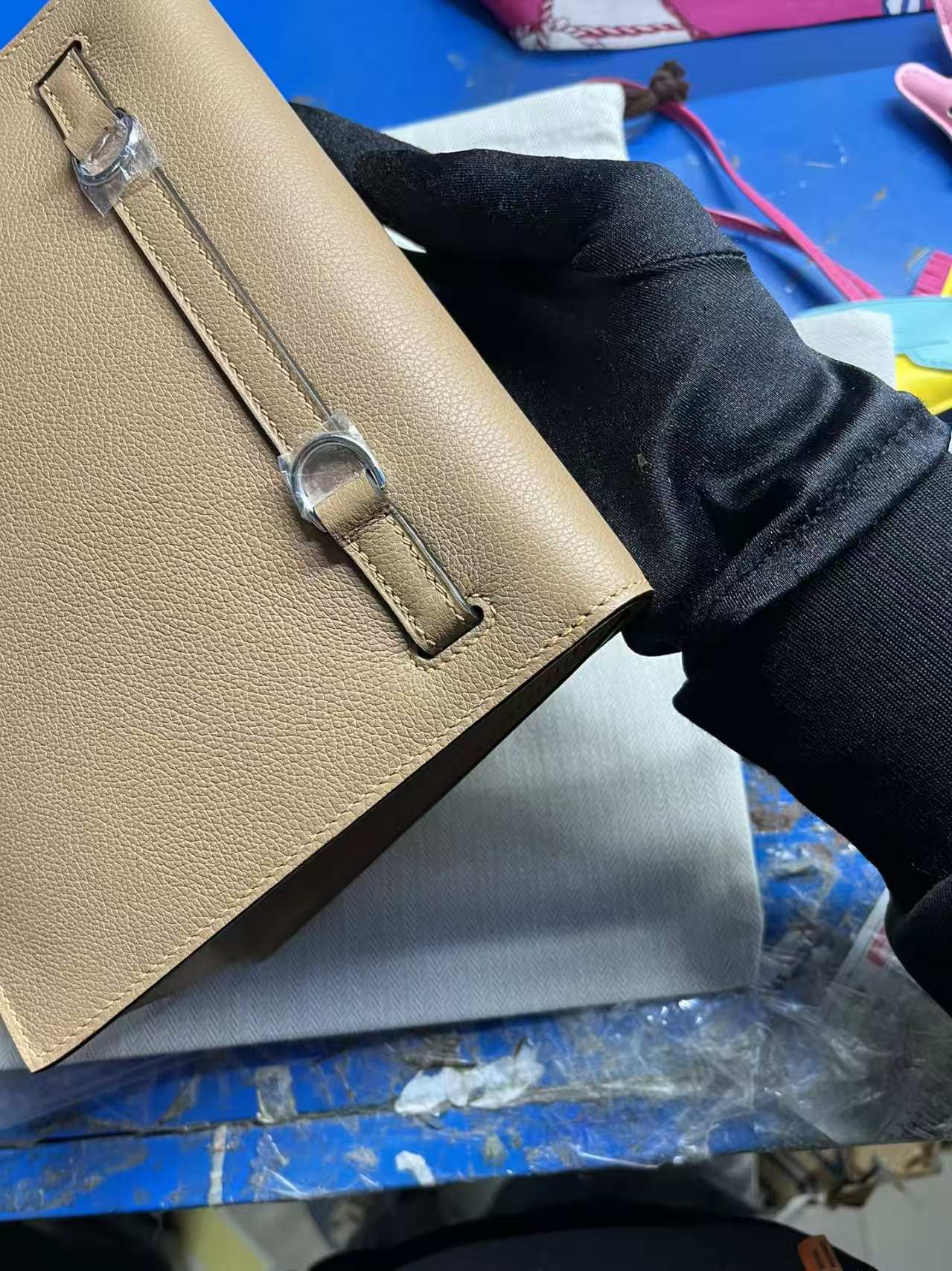 KELLY DANSE 22 TAN BROWN IN CALFSKIN SILVER HARDWARE