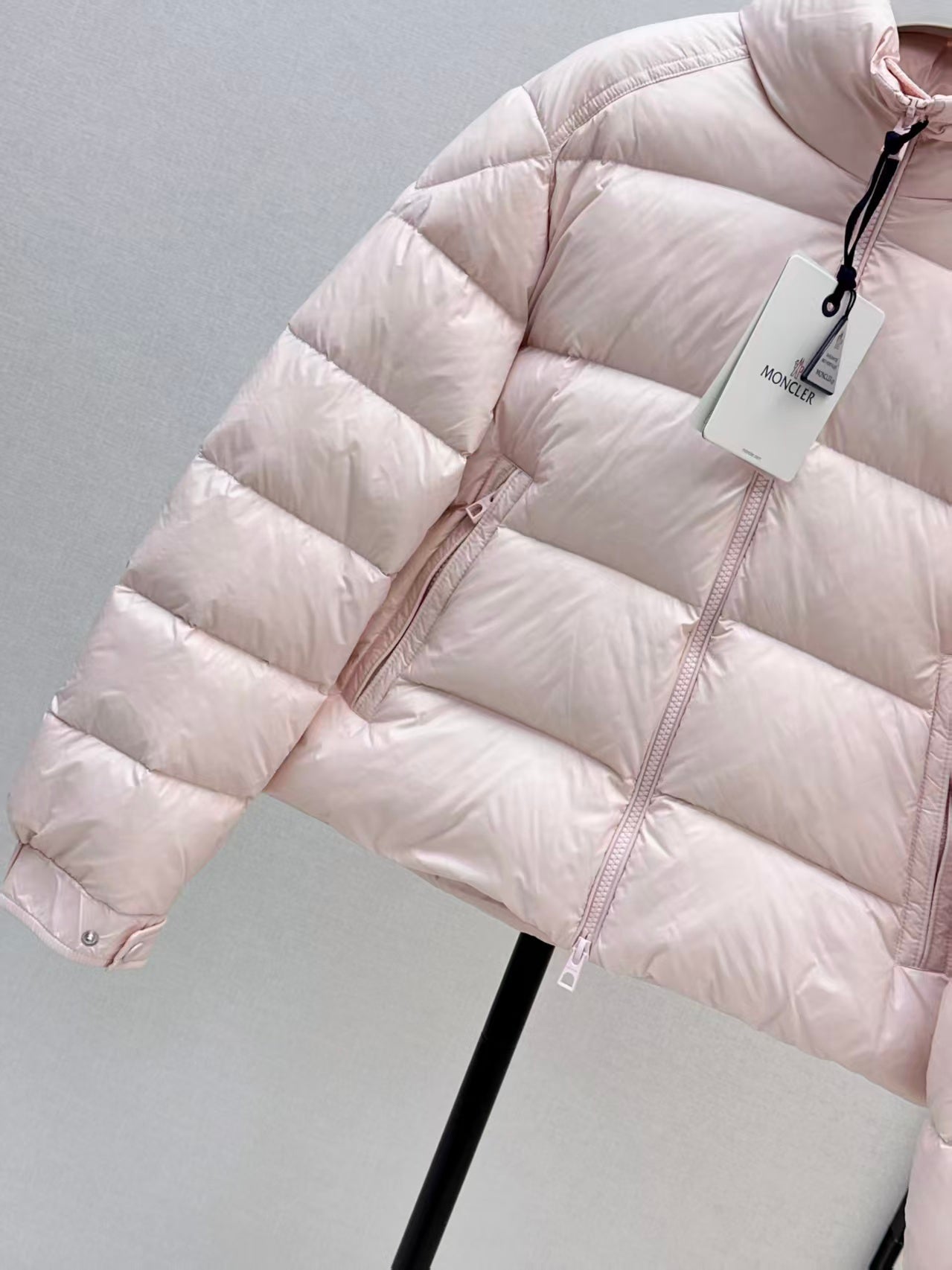 MONCLER PUFFER JACKET IN LIGHT PINK