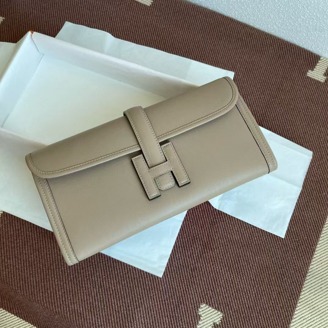 JIGE ELAN 29 CLUTCH IN DARK BEIGE CALFSKIN