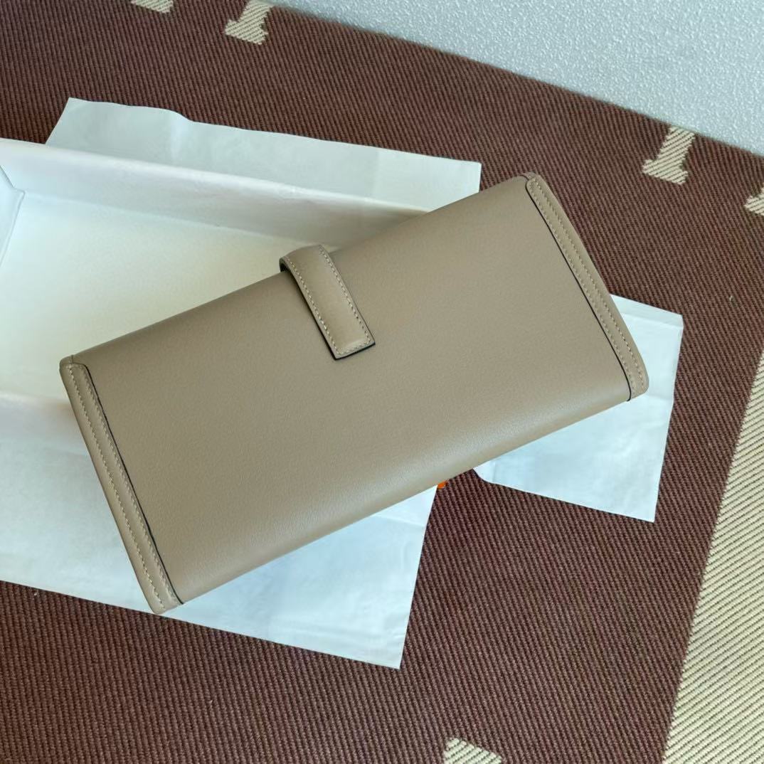 JIGE ELAN 29 CLUTCH IN DARK BEIGE CALFSKIN
