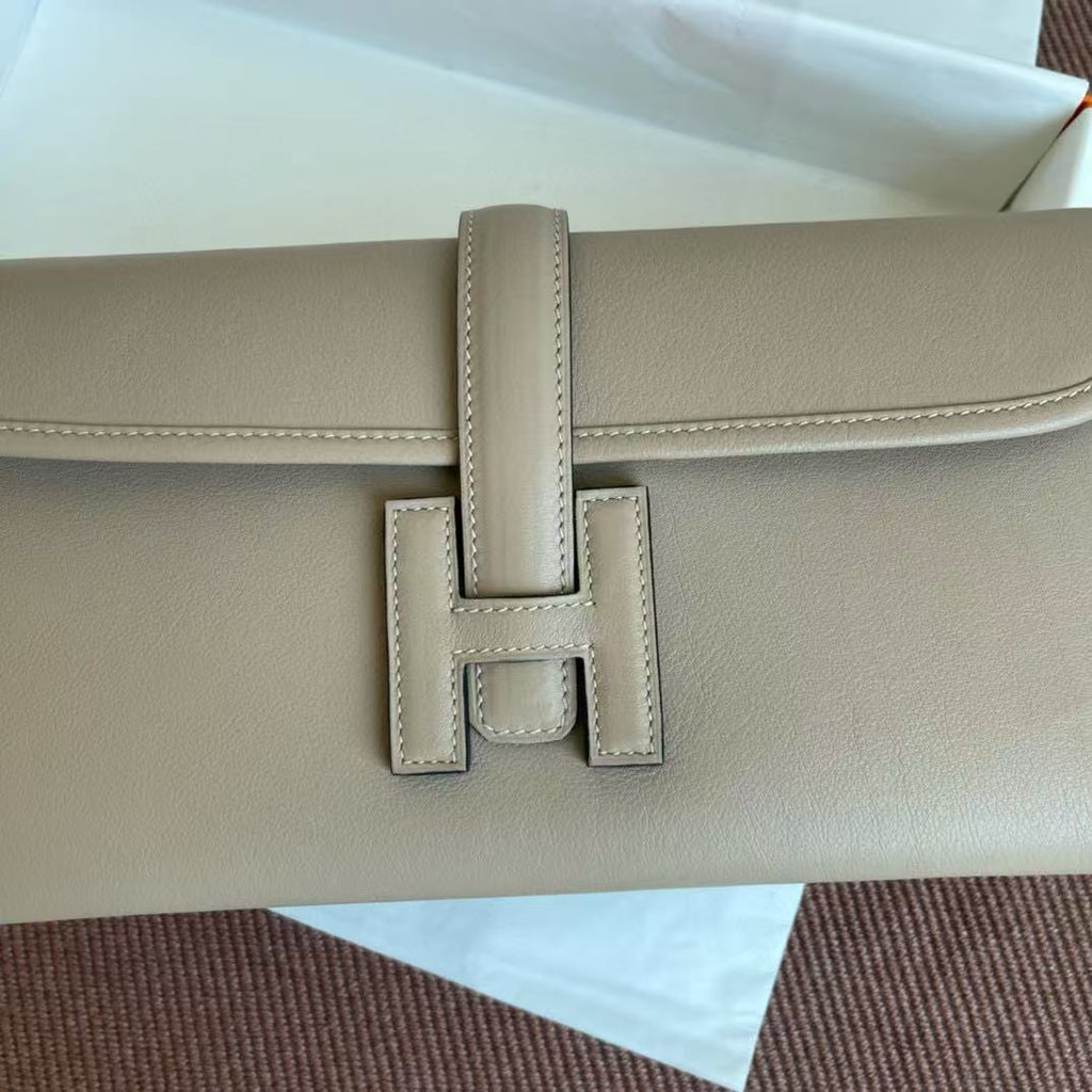 JIGE ELAN 29 CLUTCH IN DARK BEIGE CALFSKIN