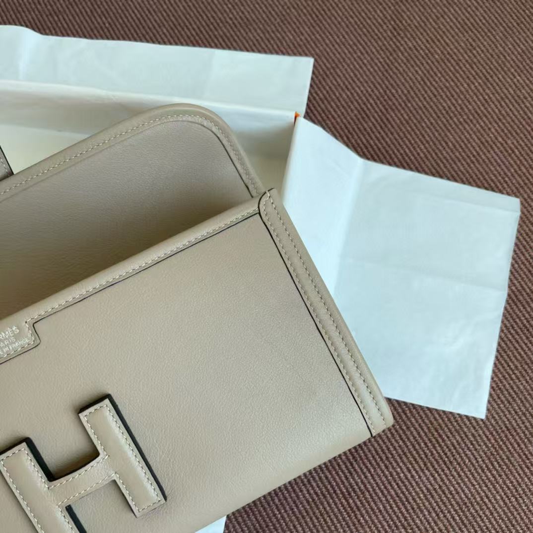 JIGE ELAN 29 CLUTCH IN DARK BEIGE CALFSKIN