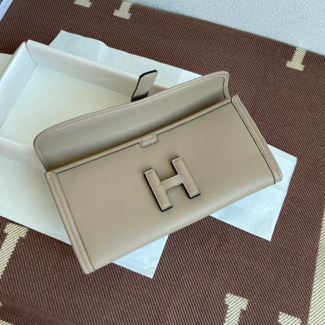 JIGE ELAN 29 CLUTCH IN DARK BEIGE CALFSKIN