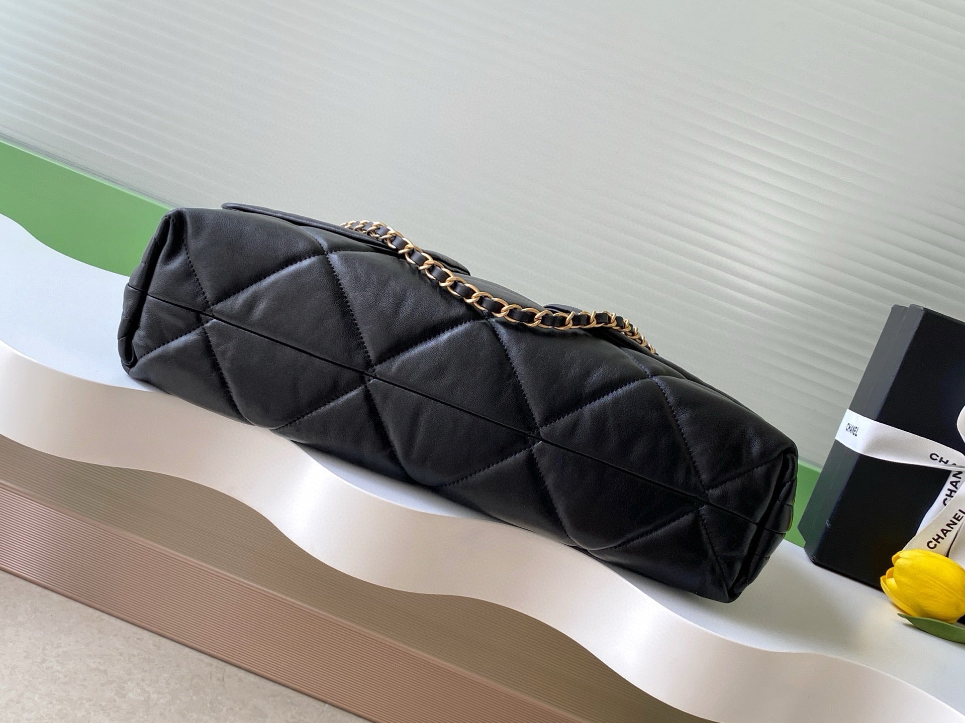 CHANEL 38 SHOULDER BAG WITH FRONT POCKET IN BLACK QUILTED CALFSKIN LEATHER