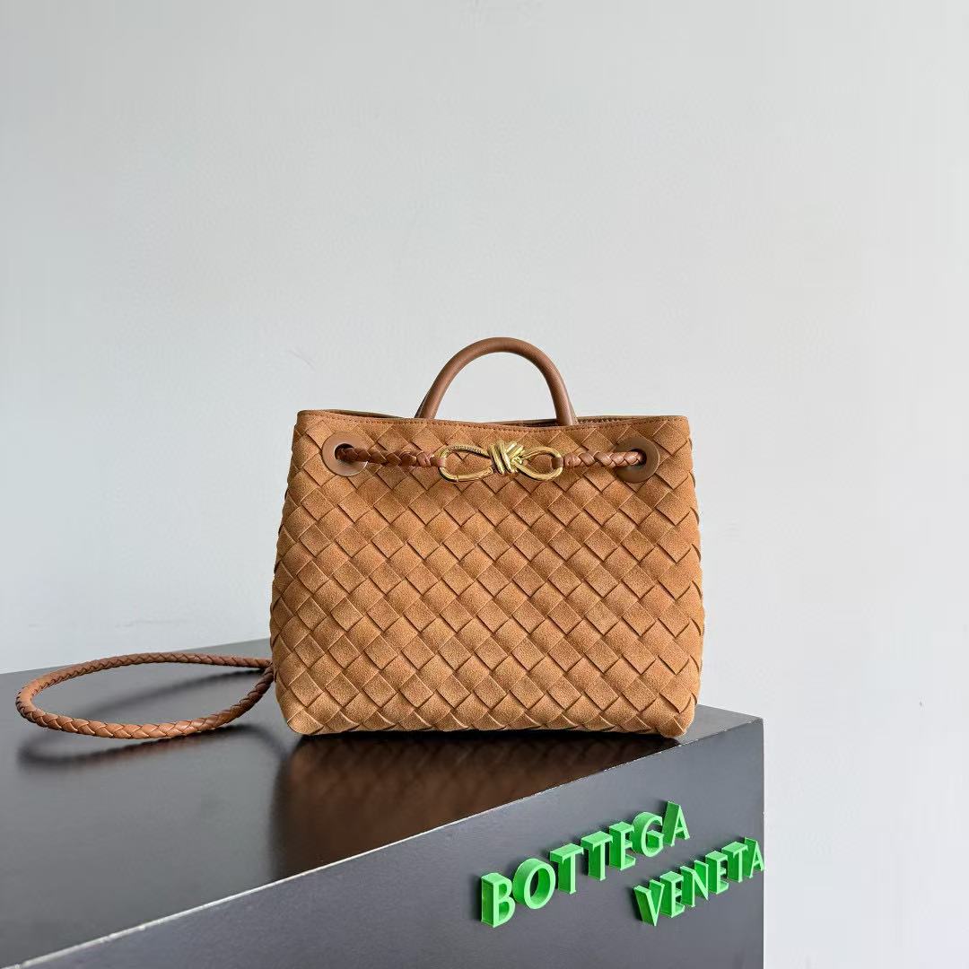 BOTTEGA VENETA ANDIAMO 25 IN BROWN SUEDE