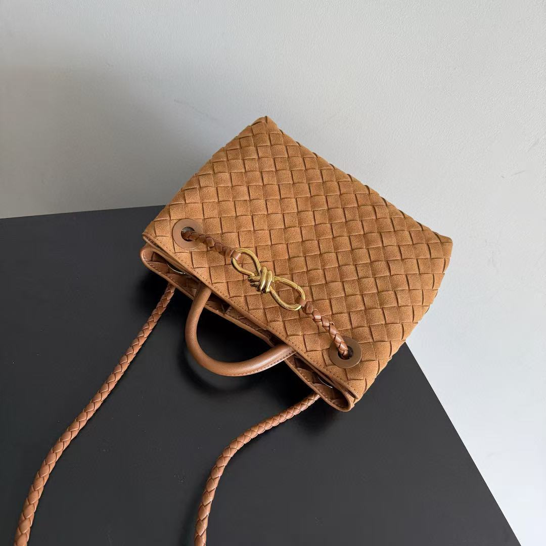 BOTTEGA VENETA ANDIAMO 25 IN BROWN SUEDE