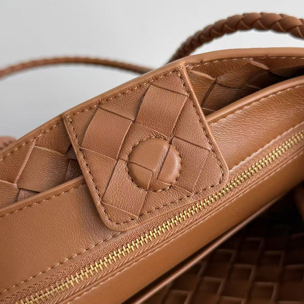 BOTTEGA VENETA ANDIAMO 25 IN BROWN SUEDE