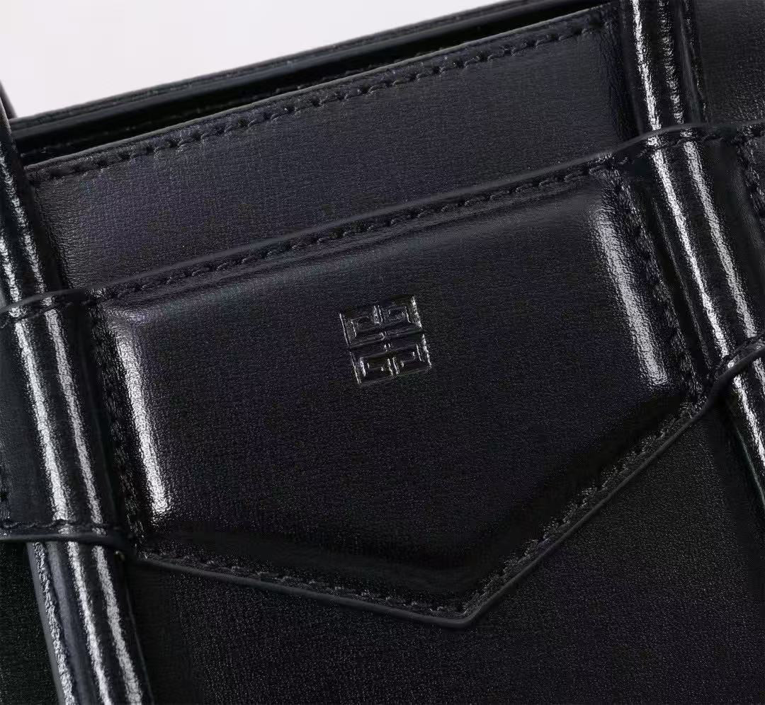 GIVENCHY TOP HANDLE BAG 29 IN BLACK CALFSKIN GOLD HARDWARE