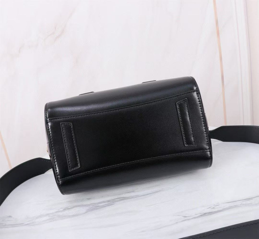 GIVENCHY TOP HANDLE BAG 29 IN BLACK CALFSKIN GOLD HARDWARE