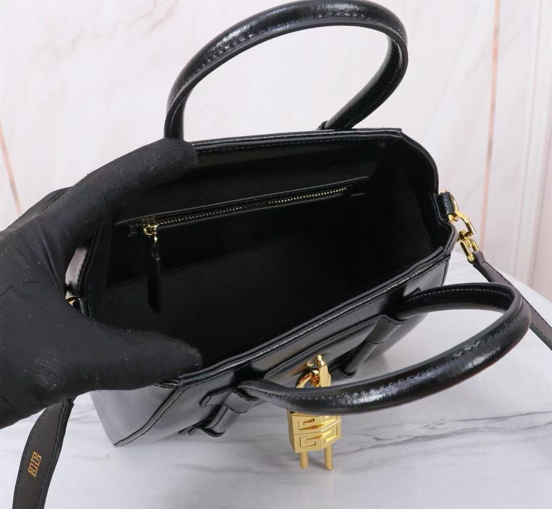 GIVENCHY TOP HANDLE BAG 29 IN BLACK CALFSKIN GOLD HARDWARE